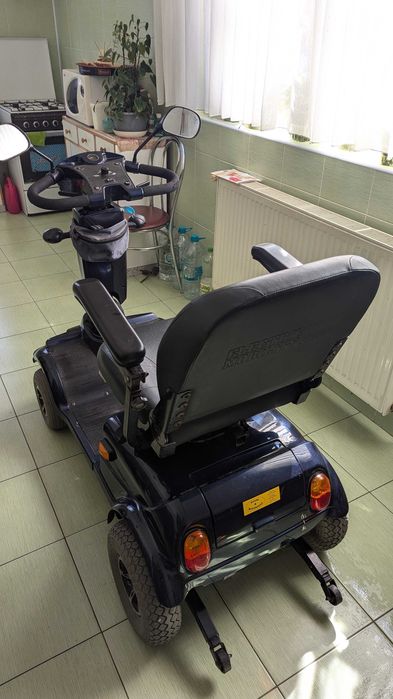 Vând scuter/carucior mobilitate cu baterii noi