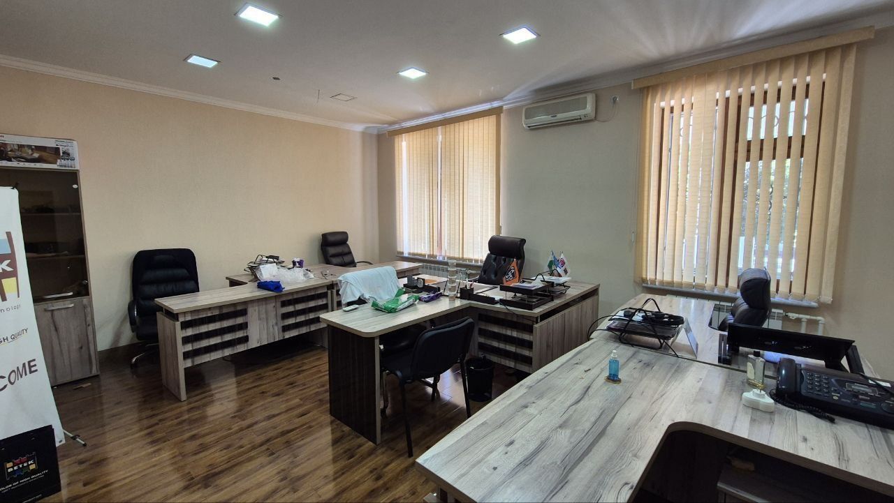 Аренда офиса в центре 250м² Пос-во Франции / Коммерческое помещение