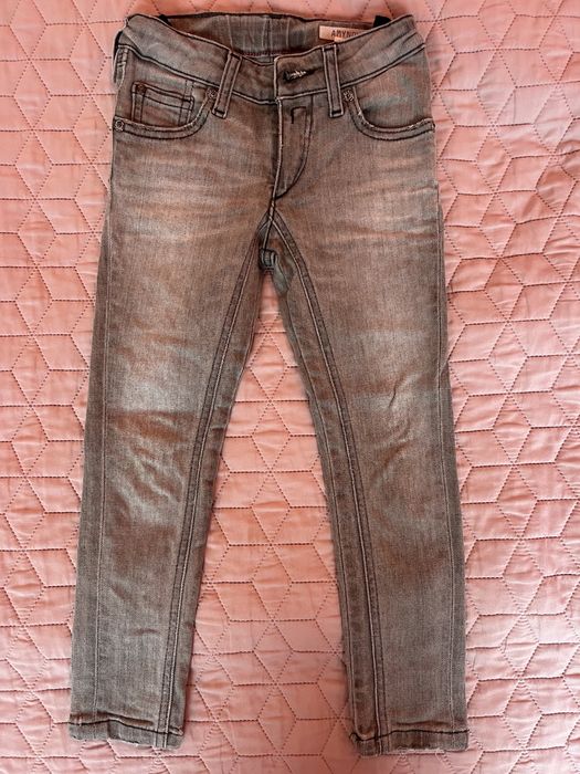 Детски дънки и комлекти Guess