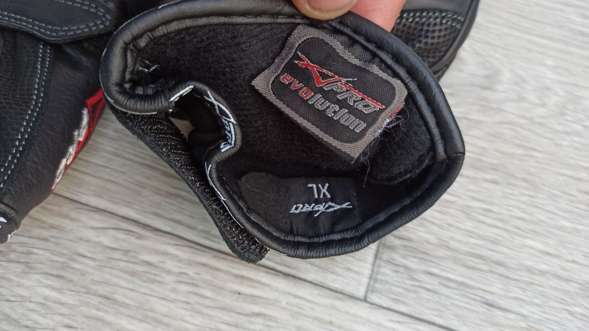 Каска Nitro N2200 Veloce - XS + ръкавици ХL
