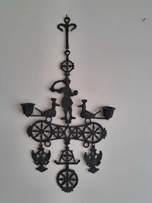 Cruce bizantină
Suport de lumânare din alamă și bronz
Patinat vintage