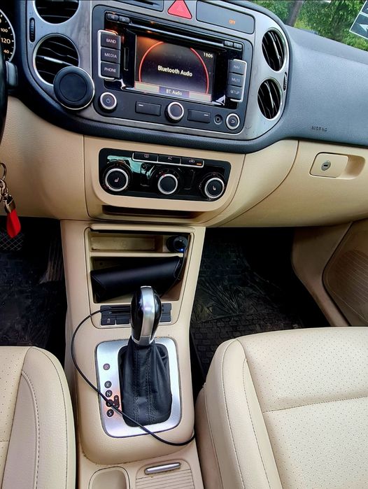 VW Tiguan Facelift,Benzina 2.0,Automat DSG,Piele crem,panoramic!Ocazie