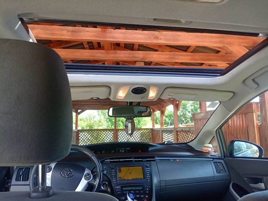 Vând Toyota prius 3 hibrid