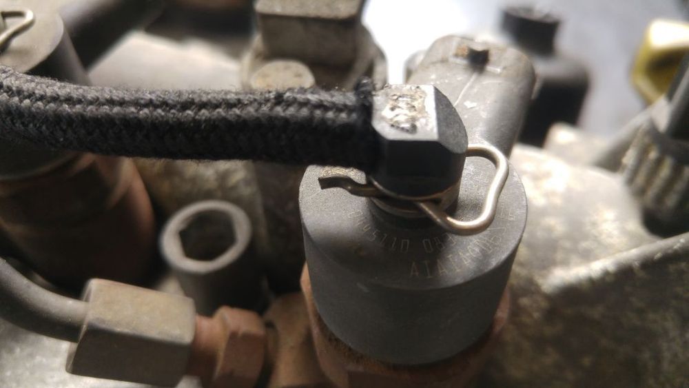 injector 1.3 d multijet 188a9000 fiat idea doblo lancia musa dupa 2004 0445110083