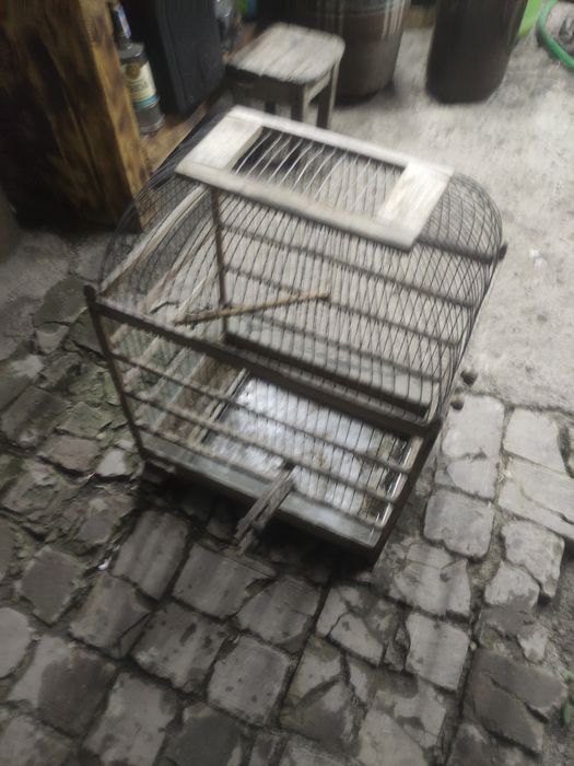 Продам клетку для попугаев