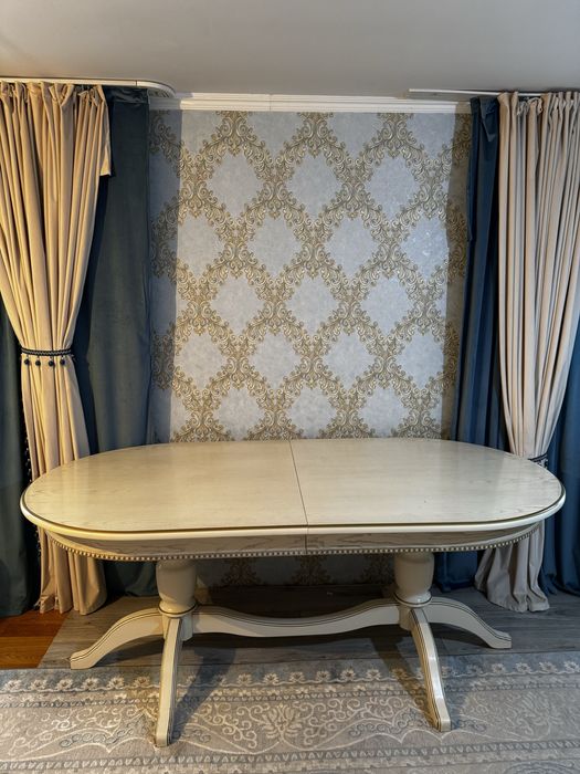 Стол в гостинную