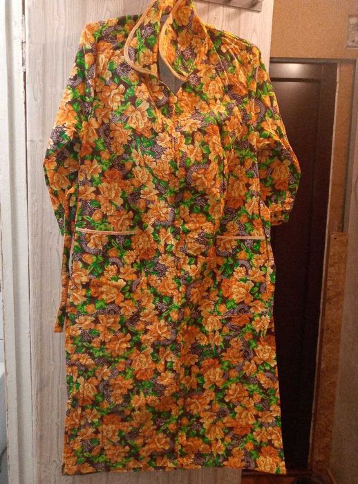 Продам халаты х/б размеры разные,новые