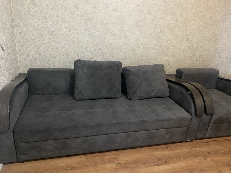Продам диван с креслом
