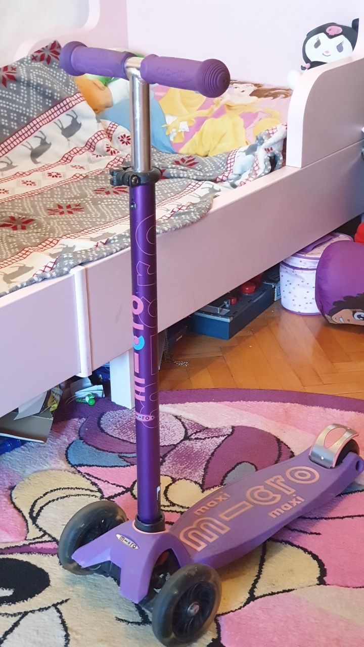 Vand trotineta m-cro stare excelenta, pentru copii de 6-10 ani