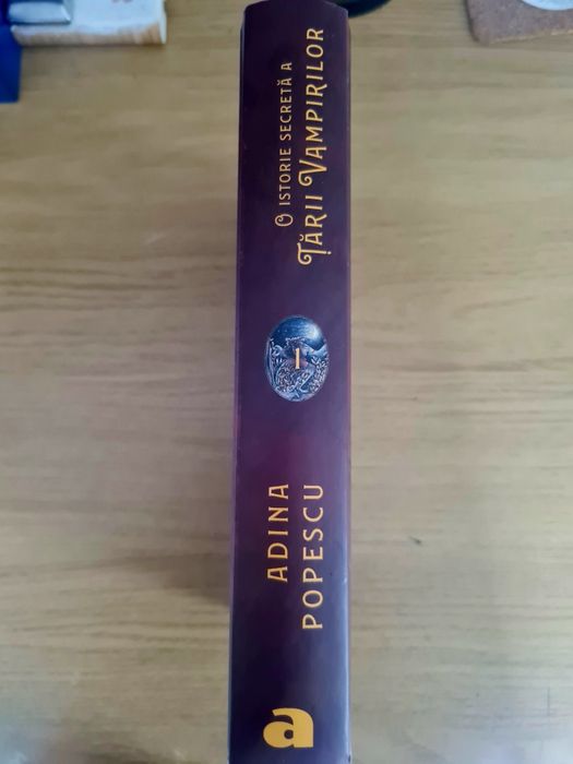 Carte : o istorie secretary a tarii Vampirilor