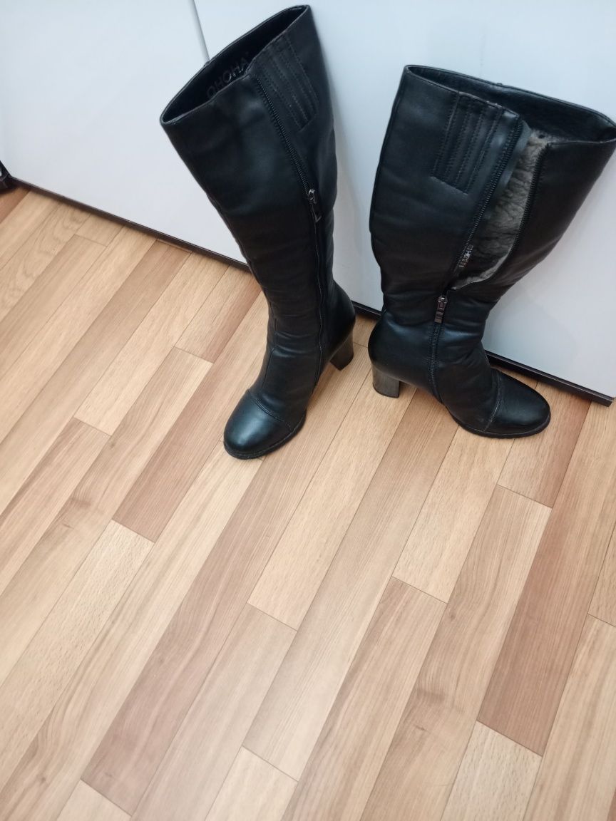 Продам зимние сапоги