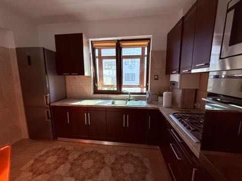 Apartament 2 camere spațios + Parcare