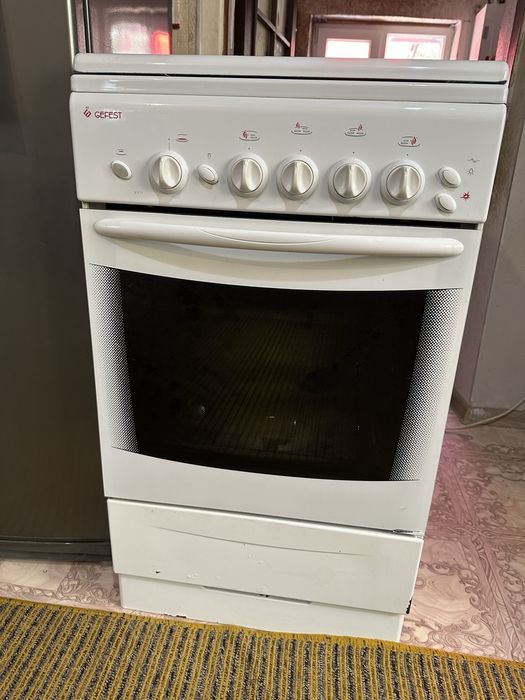 Продам газ плиту