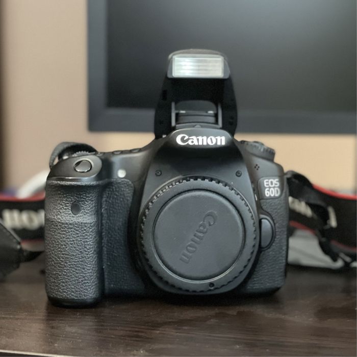 Фотоапарат Canon EOS 60D (тяло)