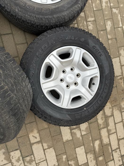 Jante Ford Ranger 265 65 17 Brigestone M+S