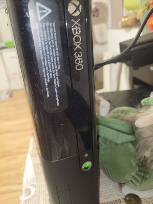 Consola Xbox 360+3 jocuri