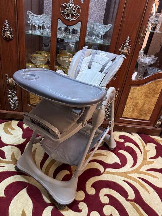 Болаларни овқатлантириш учун стульчик