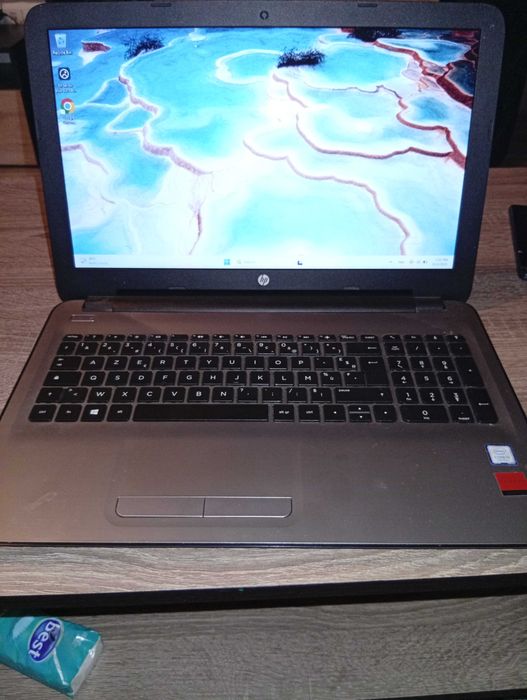 HP лаптоп 1TB 8GB.ram