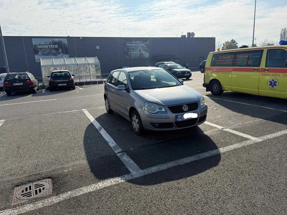 VW Polo  - 1.2 benzina 2006 4 usi - Aer Conditionat - 145000 KM