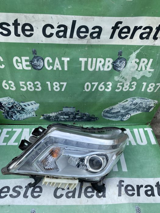 Far xenon Navara NP 300 D23 2017