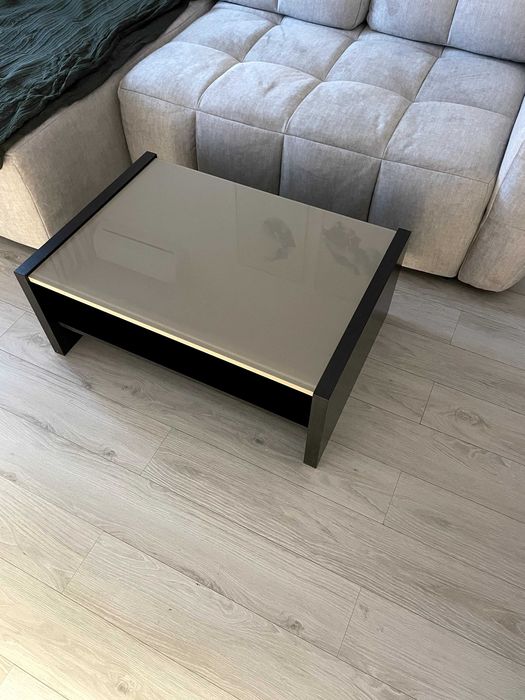 Masuta de cafea sufragerie.