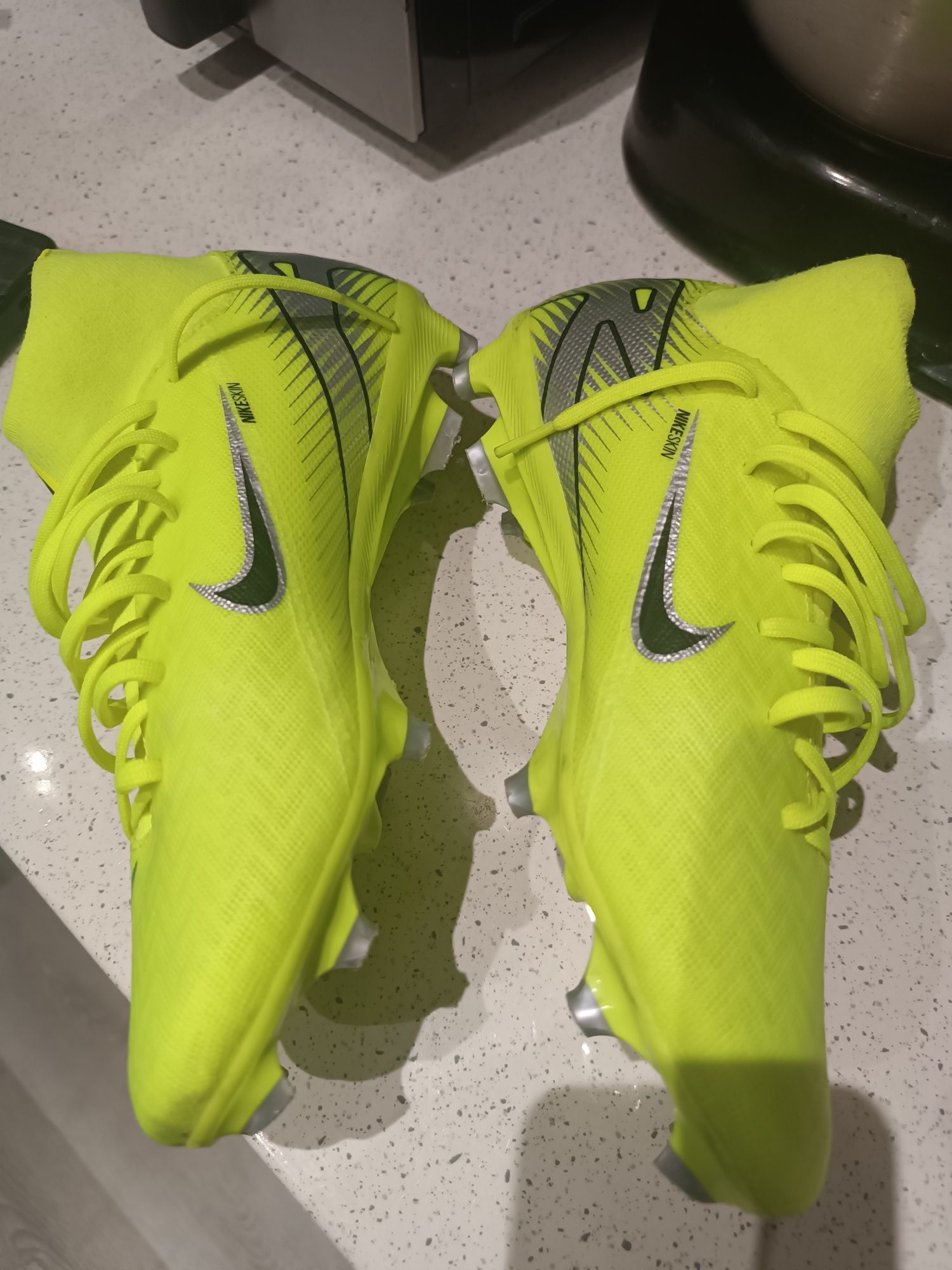 Футболни обувки Nike 37,5 /100лв