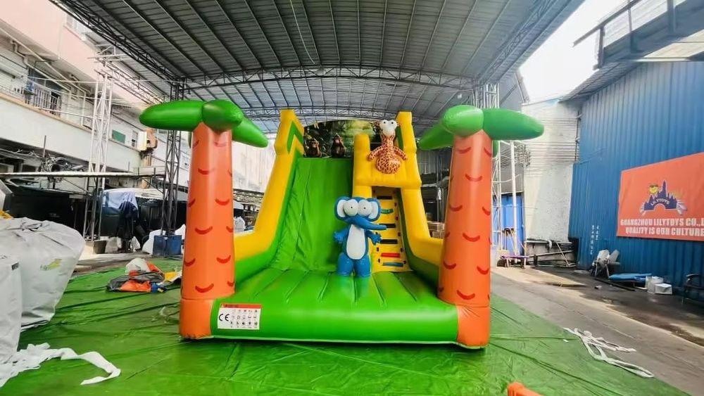 Vand tobogan gonflabil