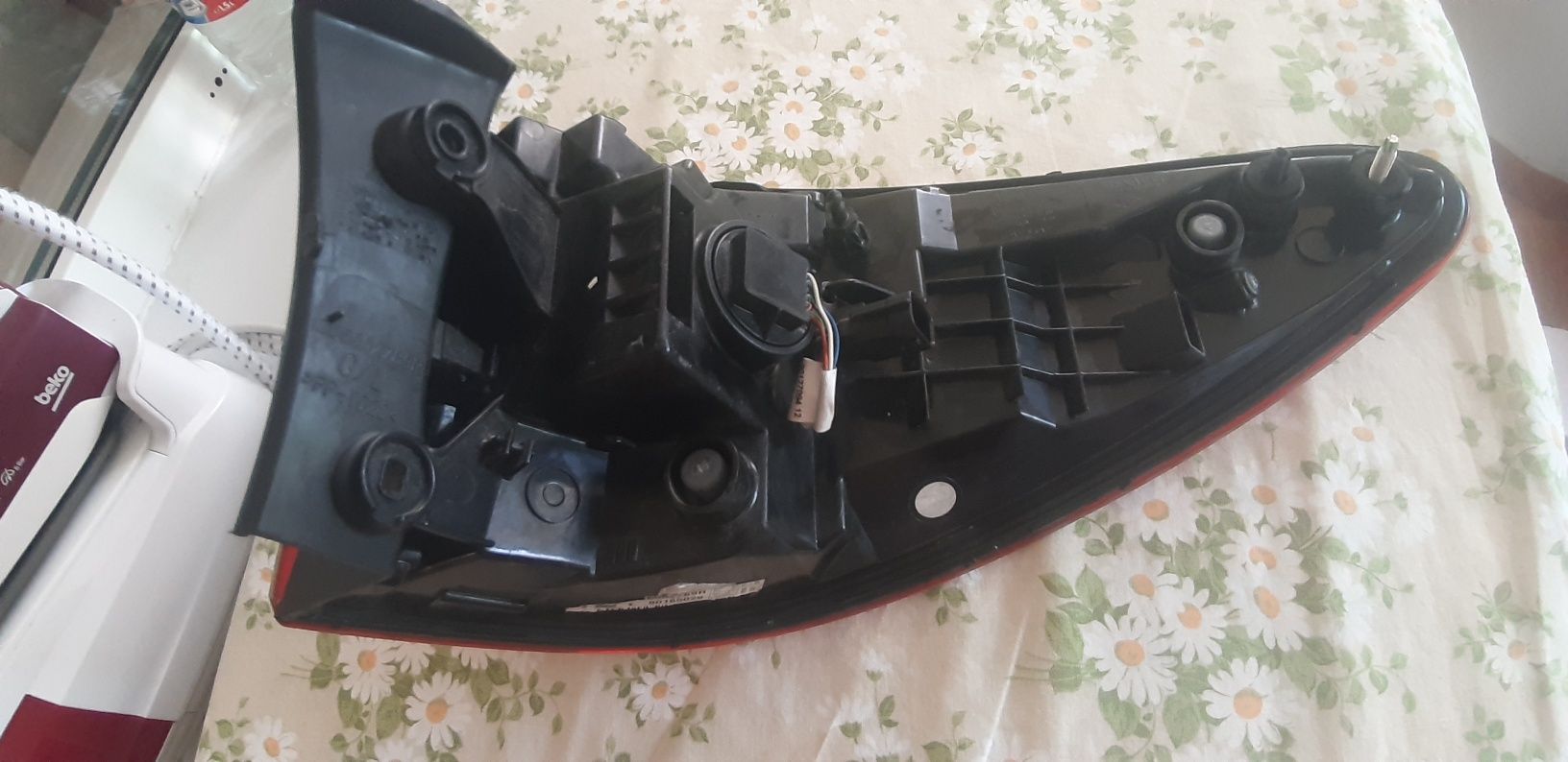 Lampă stânga stop frână  Renault Kadjar cu defect lumină frână