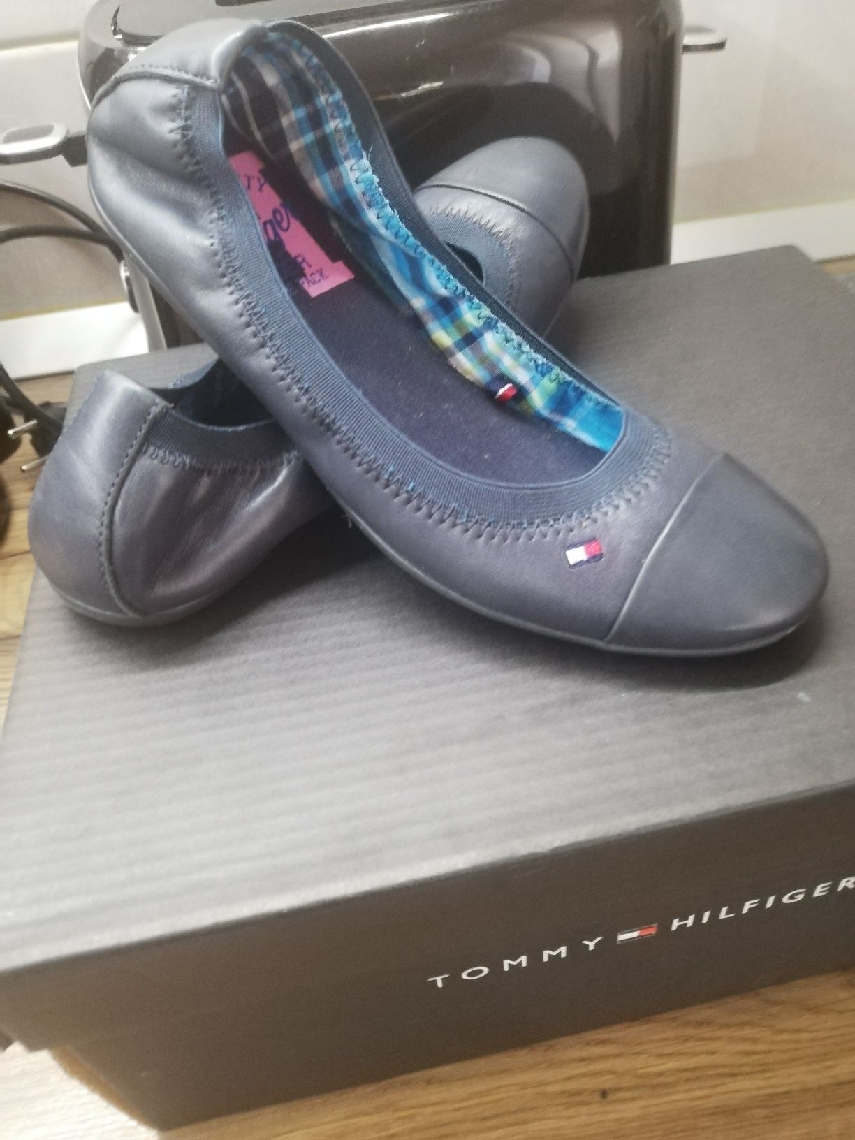 Balerini Tommy Hilfiger din piele au 20-21 cm in interior