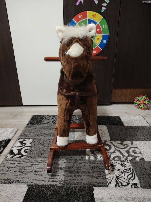 Vand căluț penru copii, in stare bun ade functionare, scoate si unele.