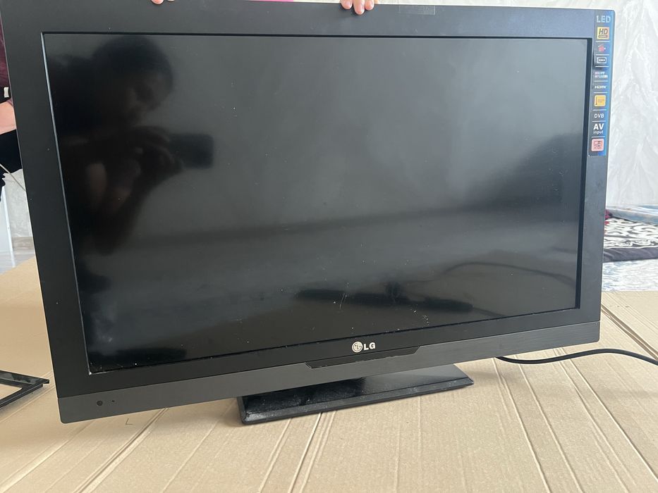 Телевизор LG хорошем состояние