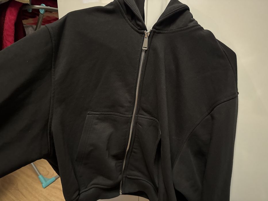 продаю кропнутую зипку от astre.wear