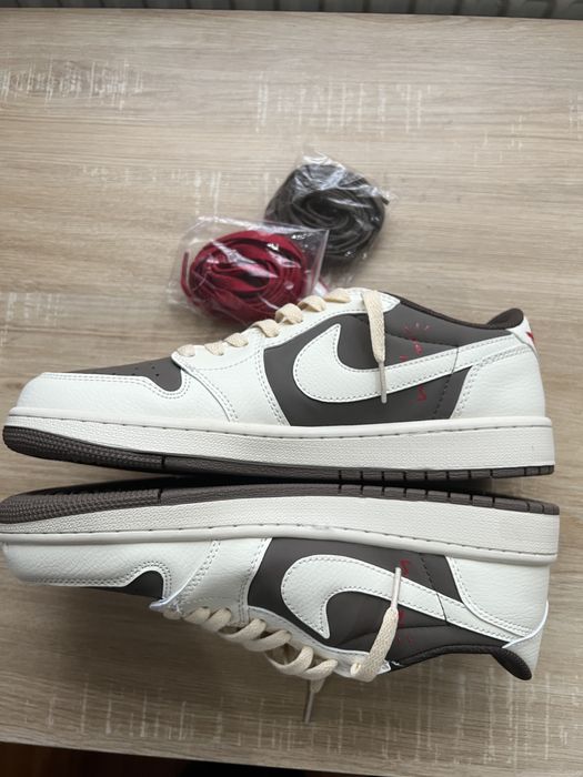 Air Jordan 1 low travis scott