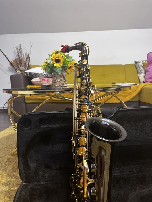 Se vinde saxafon thomann tas-180