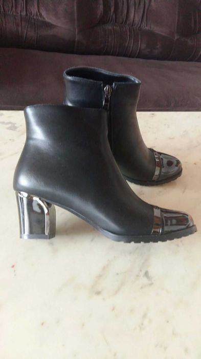 Дамски нови черни боти от изкуствена кожа, №38, отговарят на 37