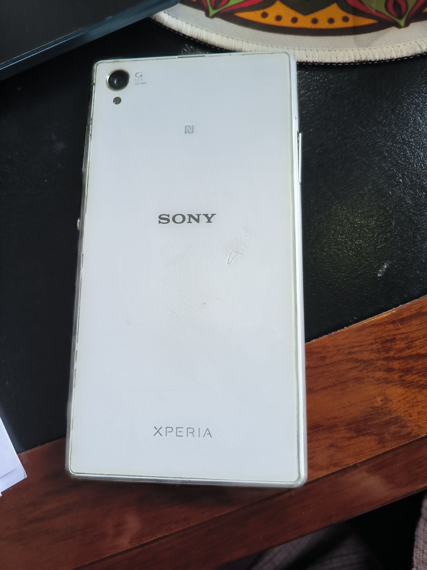 Продается телефон Sony Xperia tm Z1