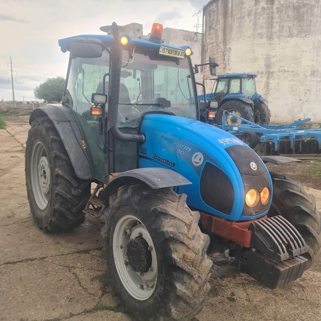 Vand tractoare landini si ford