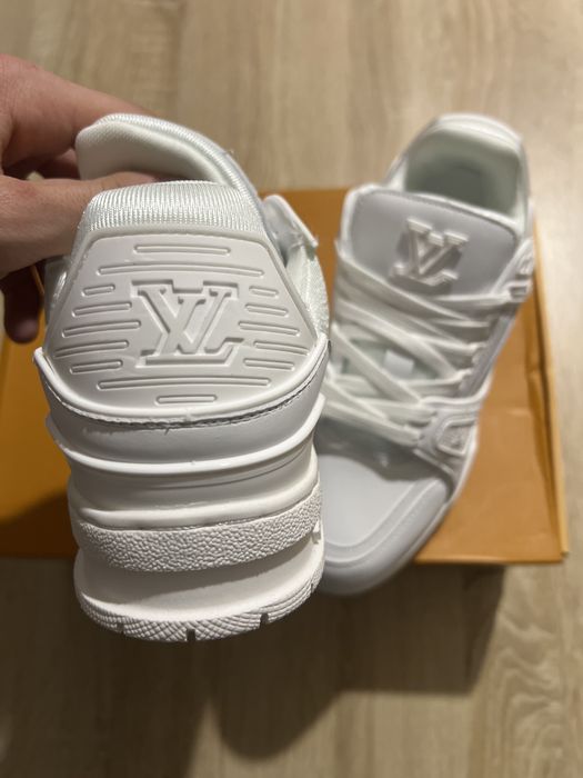 Lv trainer triple white