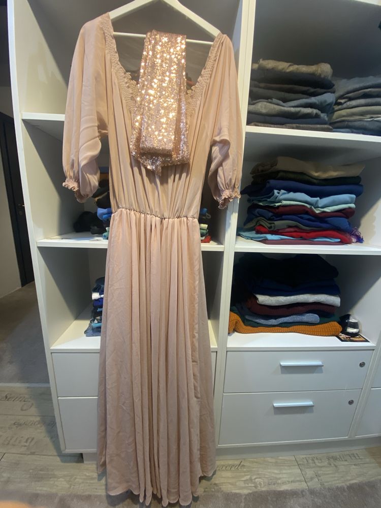 Rochie lunga roz pudrat