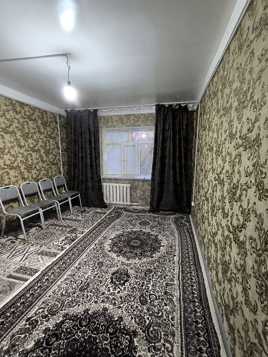 Сергели. 1 в 2х ком. На втором этаже. в деревянном доме. Ремонт