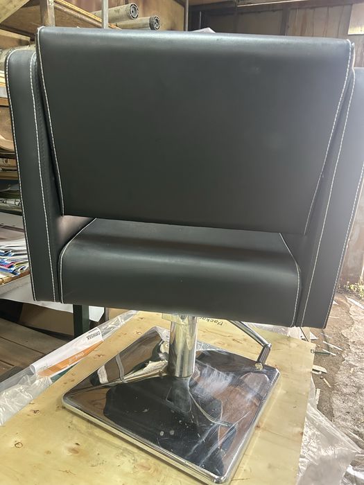 Фризьорски стол БЕЗ ЗАБЕЛЕЖКИ