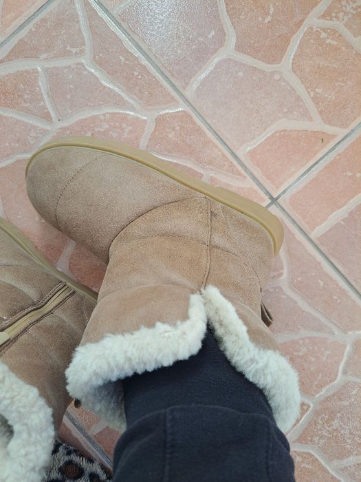 UGG Zara mărimea 38