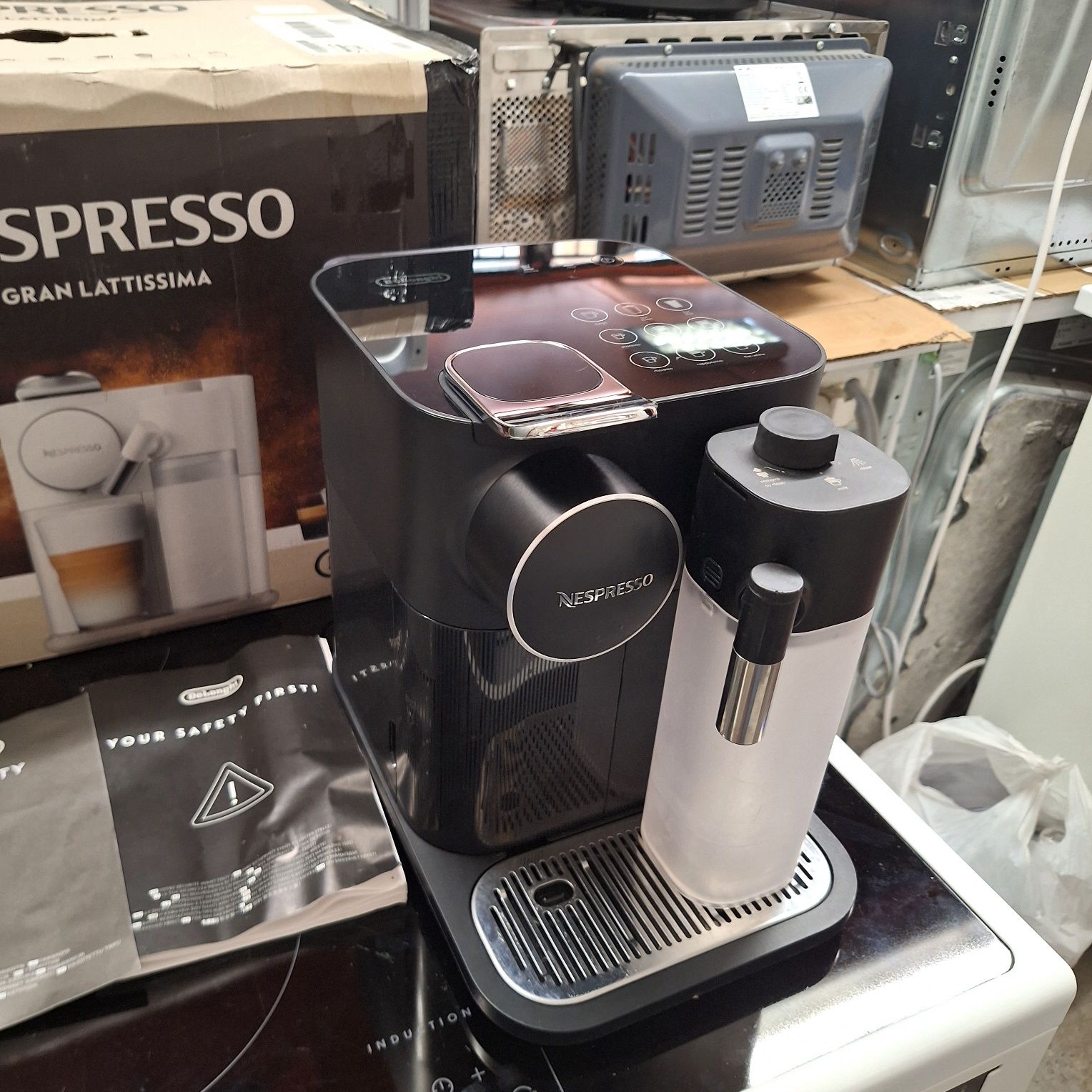 Delonghi Nespresso Gran Lattissima кафе машина
