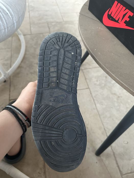 Adidasi nike jordan 1 obsidian