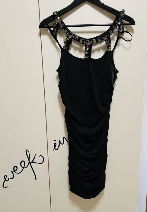 Нова, черна рокля с камъни, размер S