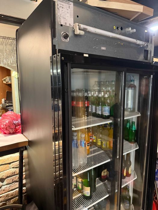 Хладилна витрина с плъзгащи врати - 2 крила