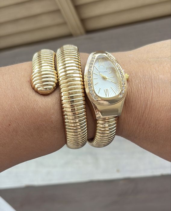 Продам часы Bulgary новые