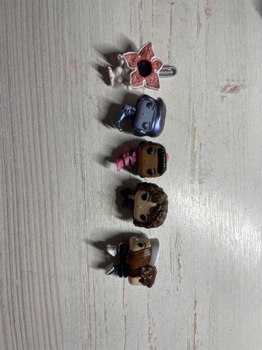 Продаю фигурки очень странные дела !!