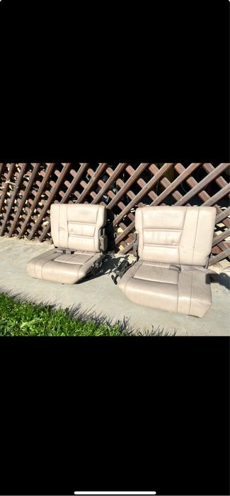 Bancheta/ canapea spate din piele pentru Toyota