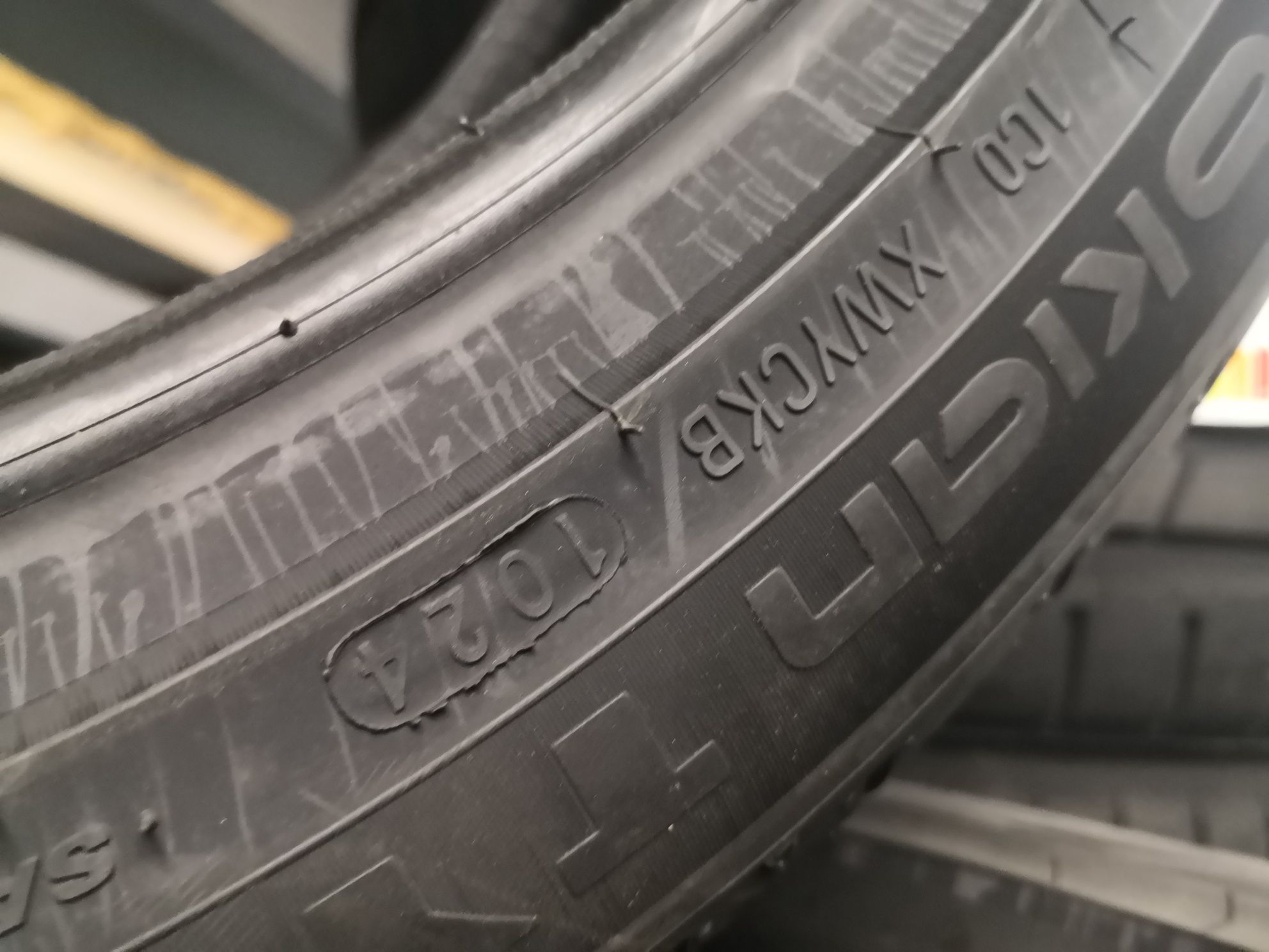 245 40 18 цола гуми нови nokian